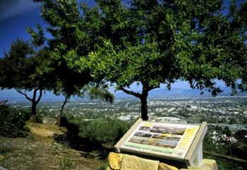 Universal City Overlook: Mulholland Viewpoint Guide & Map