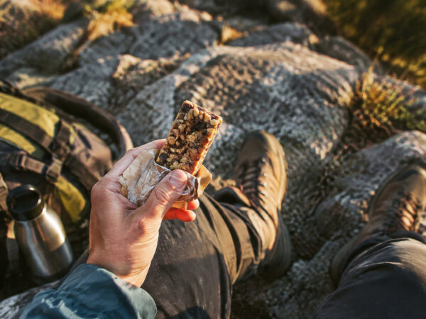 Nutritious and easy hiking snacks for long trail days